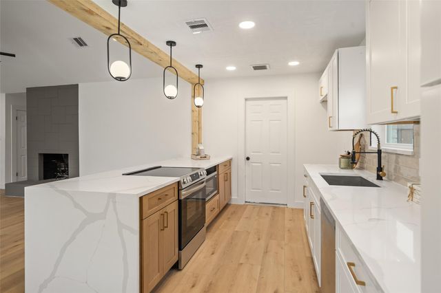 6234 Autumn Arbor Drive, Houston, TX 77092