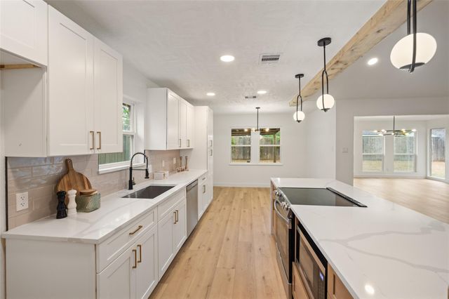 6234 Autumn Arbor Drive, Houston, TX 77092