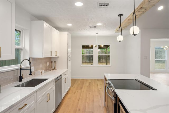 6234 Autumn Arbor Drive, Houston, TX 77092