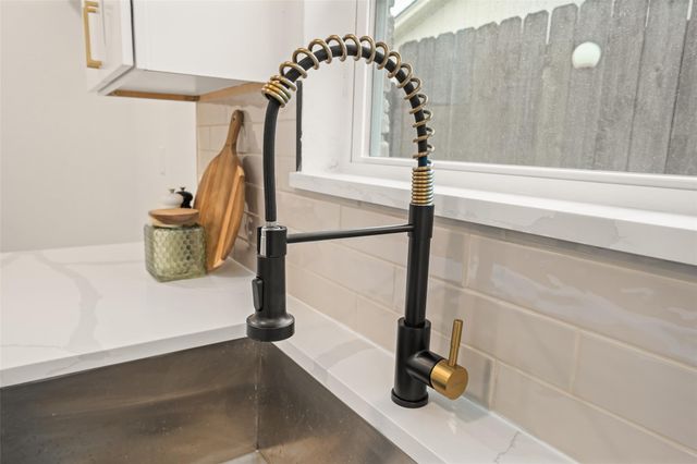 6234 Autumn Arbor Drive, Houston, TX 77092