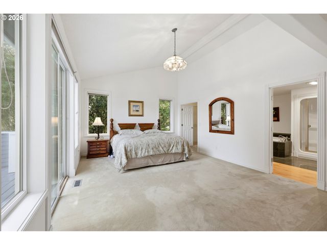 1611 Sw DICKINSON Ln, Portland, OR 97219