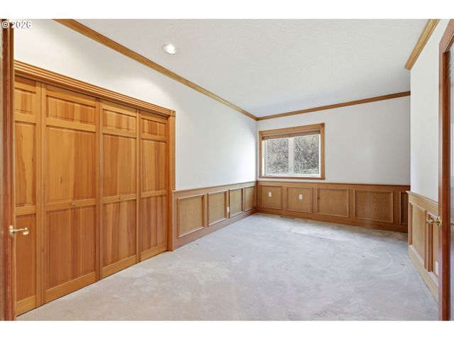 1611 Sw DICKINSON Ln, Portland, OR 97219