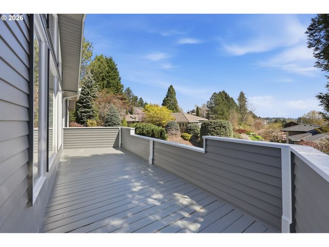 1611 Sw DICKINSON Ln, Portland, OR 97219