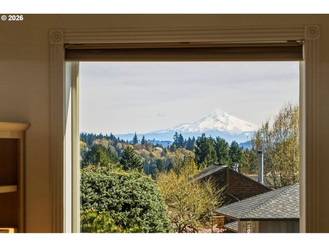 1611 Sw DICKINSON Ln, Portland, OR 97219