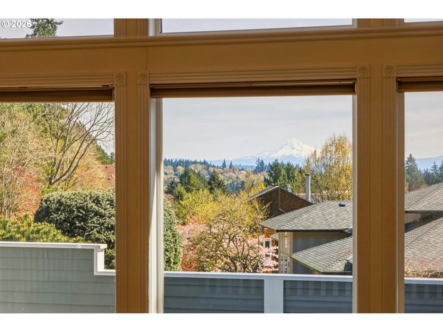 1611 Sw DICKINSON Ln, Portland, OR 97219