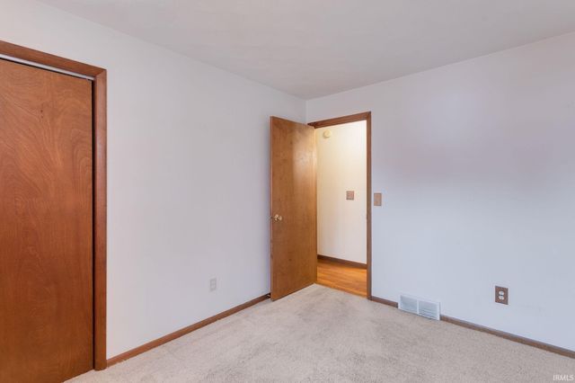 452 Miami Drive, Nappanee, IN 46550