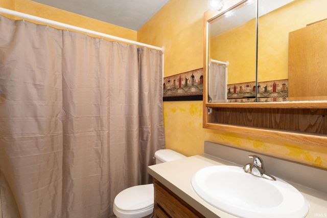 452 Miami Drive, Nappanee, IN 46550