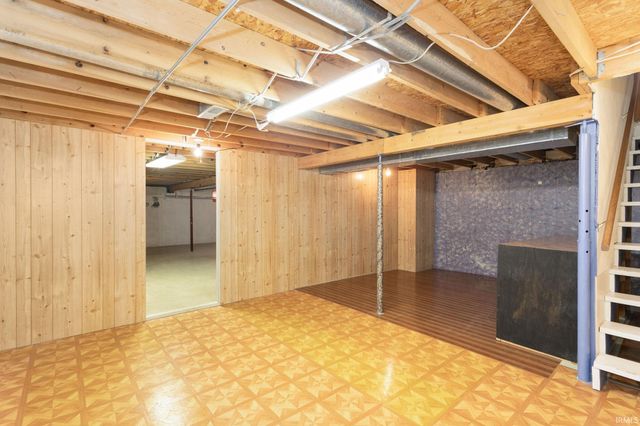 452 Miami Drive, Nappanee, IN 46550