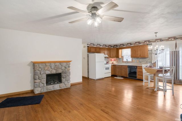 452 Miami Drive, Nappanee, IN 46550