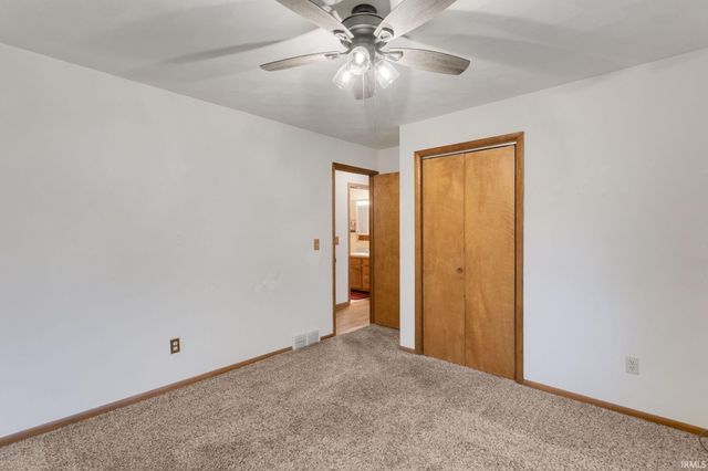 452 Miami Drive, Nappanee, IN 46550