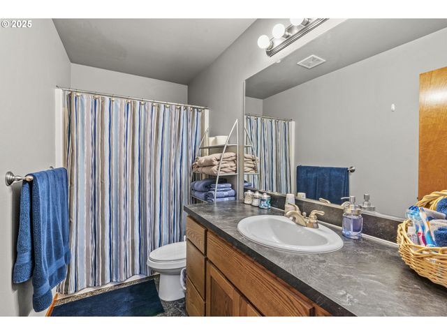 175 ELWOOD Rd, Castle Rock, WA 98611