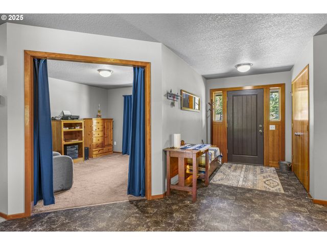 175 ELWOOD Rd, Castle Rock, WA 98611