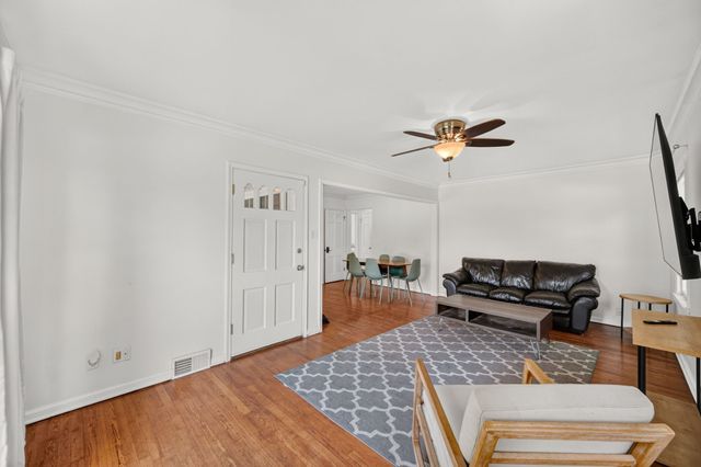 1146 56th Street, Des Moines, IA 50311