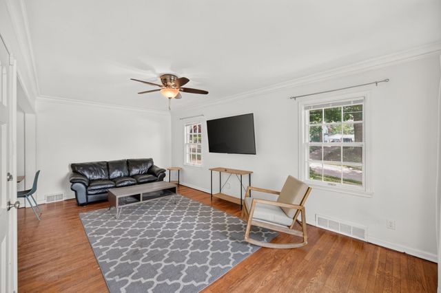 1146 56th Street, Des Moines, IA 50311