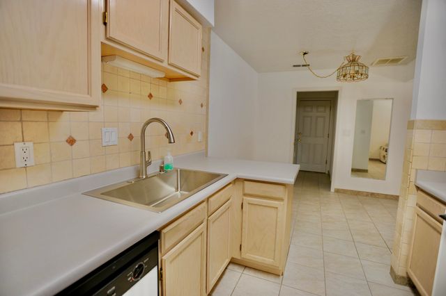 2900 Vista Del Rey NE 31B, Albuquerque, NM 87112