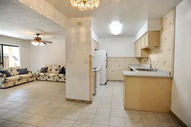 2900 Vista Del Rey NE 31B, Albuquerque, NM 87112