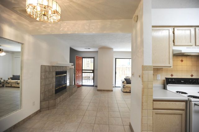2900 Vista Del Rey NE 31B, Albuquerque, NM 87112