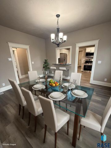 1323 N Spring Ave Avenue, Sioux Falls, SD 57104