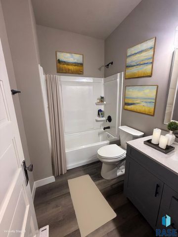 1323 N Spring Ave Avenue, Sioux Falls, SD 57104