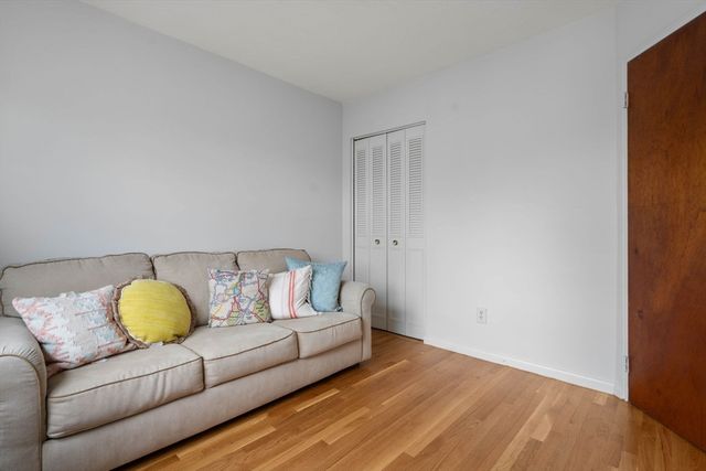 8 Robinwood Ave 6, Boston, MA 02130