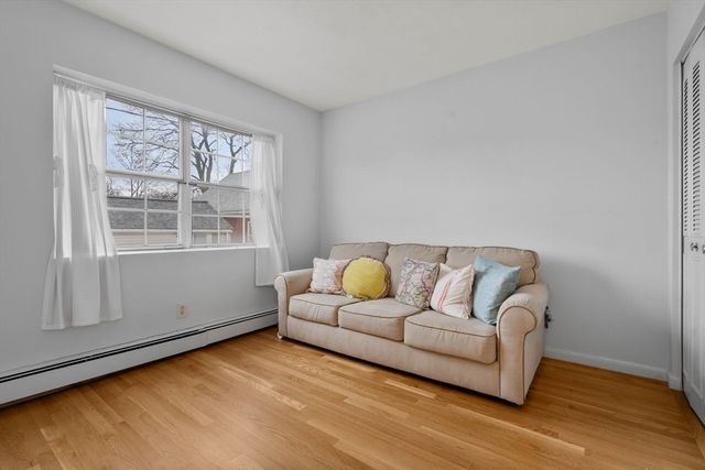 8 Robinwood Ave 6, Boston, MA 02130