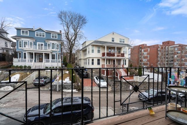 8 Robinwood Ave 6, Boston, MA 02130