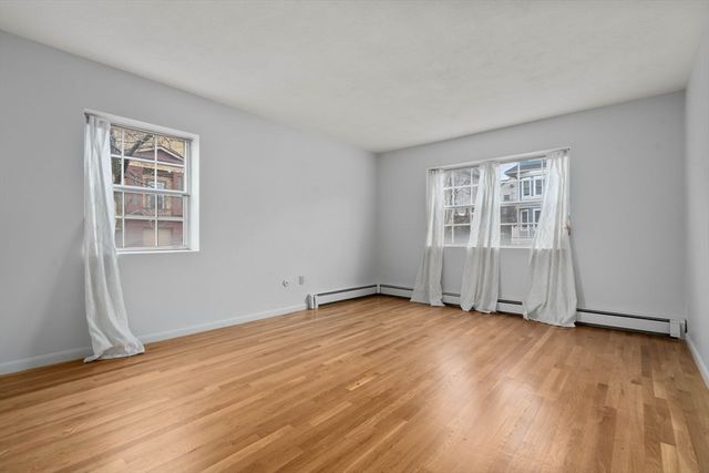 8 Robinwood Ave 6, Boston, MA 02130