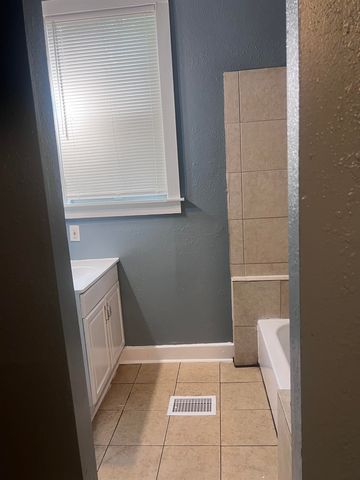 1050 CUMMINGS ST, Memphis, TN 38106