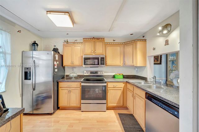 3940 Inverrary Blvd 303-A, Lauderhill, FL 33319