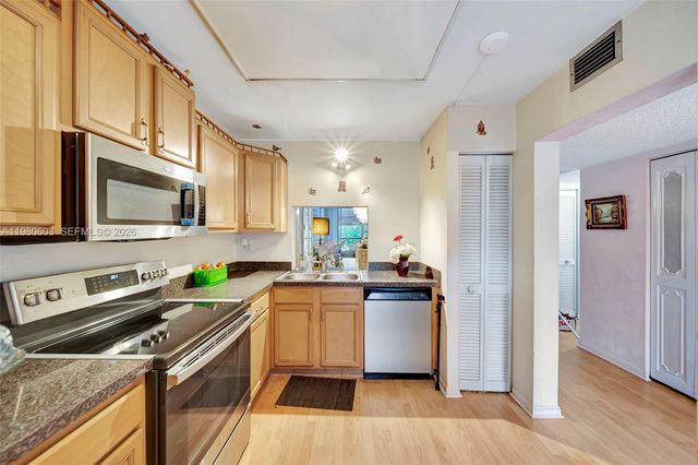 3940 Inverrary Blvd 303-A, Lauderhill, FL 33319