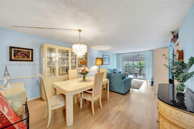 3940 Inverrary Blvd 303-A, Lauderhill, FL 33319