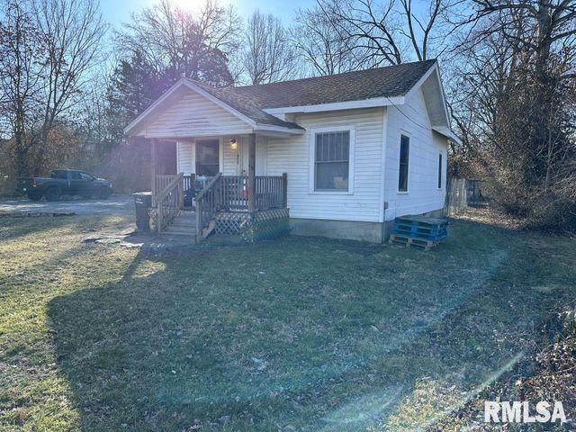 909 W SYCAMORE Street, Carbondale, IL 62901