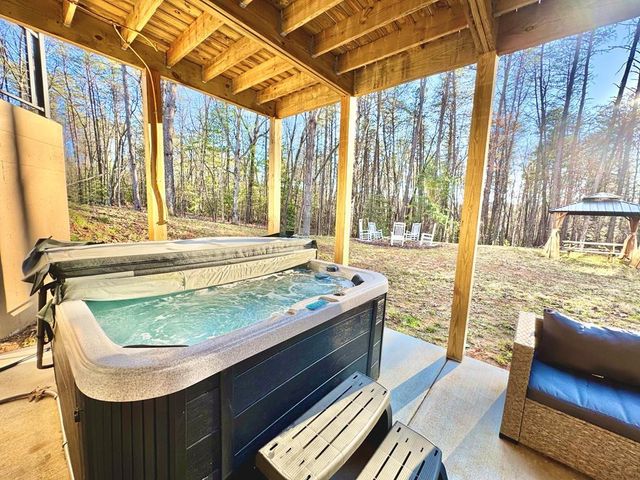 939 Sunset Road, Epworth, GA 30541