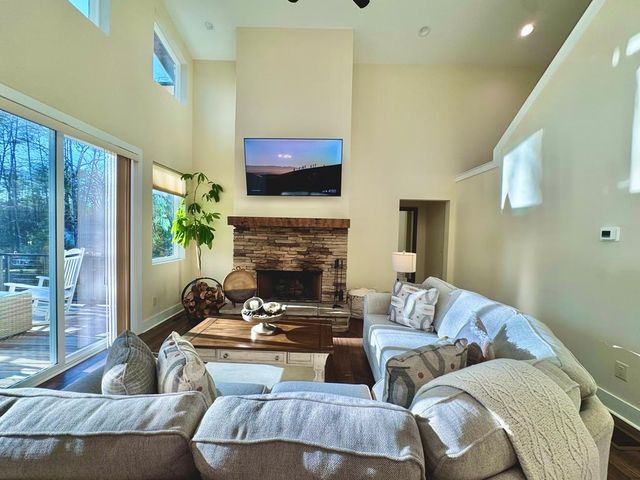 939 Sunset Road, Epworth, GA 30541