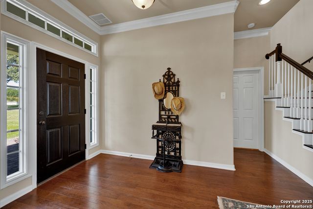 120 Oak Hideaway, Canyon Lake, TX 78133