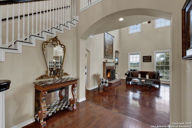 120 Oak Hideaway, Canyon Lake, TX 78133