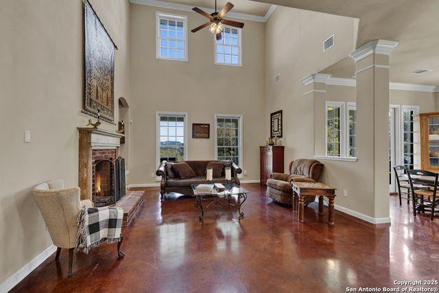 120 Oak Hideaway, Canyon Lake, TX 78133