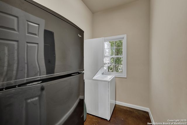 120 Oak Hideaway, Canyon Lake, TX 78133