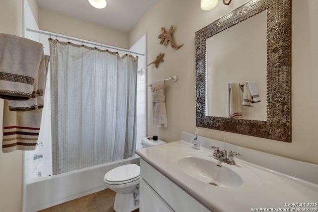 120 Oak Hideaway, Canyon Lake, TX 78133