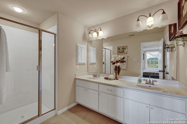 120 Oak Hideaway, Canyon Lake, TX 78133