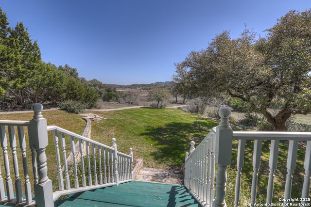 120 Oak Hideaway, Canyon Lake, TX 78133