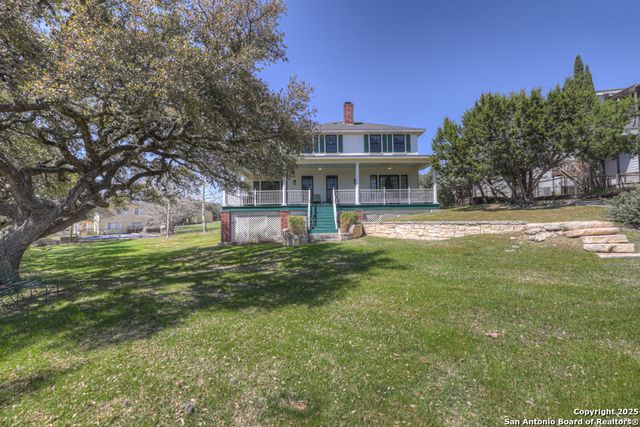 120 Oak Hideaway, Canyon Lake, TX 78133