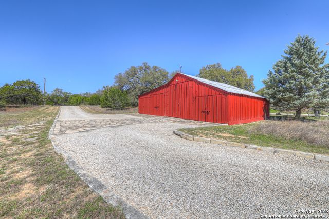 120 Oak Hideaway, Canyon Lake, TX 78133