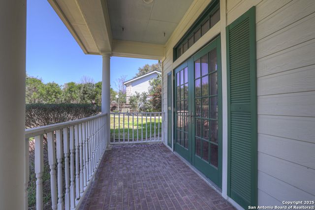 120 Oak Hideaway, Canyon Lake, TX 78133