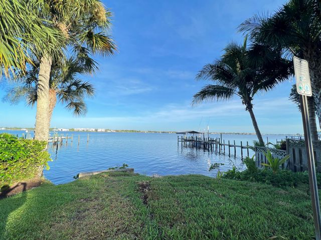 540 SW Manor Drive, Stuart, FL 34994