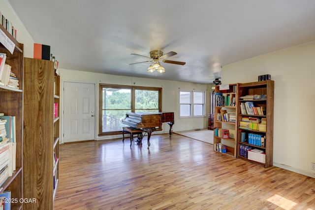 324 E 37th Street, Joplin, MO 64804