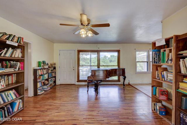 324 E 37th Street, Joplin, MO 64804