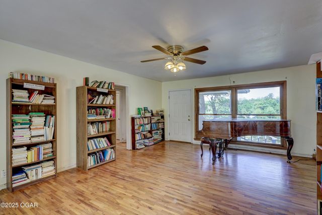 324 E 37th Street, Joplin, MO 64804