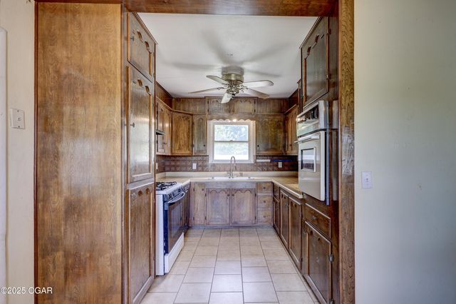324 E 37th Street, Joplin, MO 64804