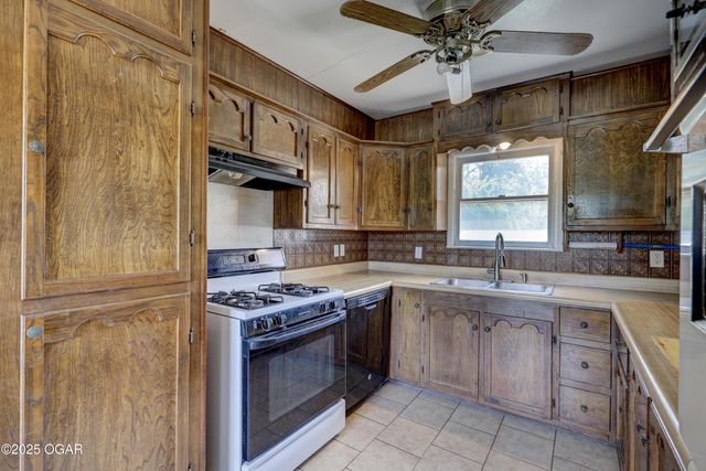 324 E 37th Street, Joplin, MO 64804